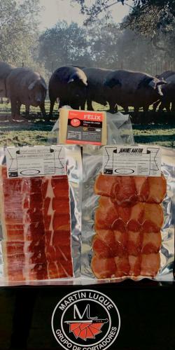 Imagen principal JAMON IBERICO CEBO , LOMO  IBERICO DE CEBO Y QUESO PURO OVEJA AÑEJO FELIX
