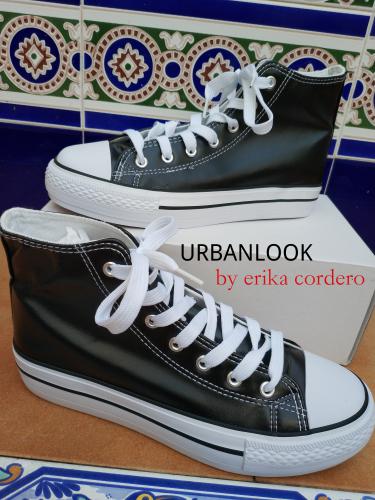 Imagen principal Zapatillas deportivas botas