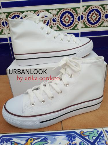 Imagen principal Zapatillas deportivas botas