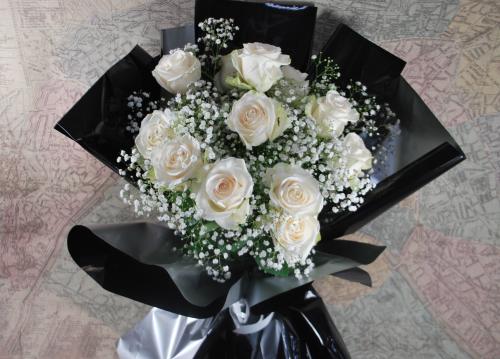 Imagen principal Ramo de rosas blancas