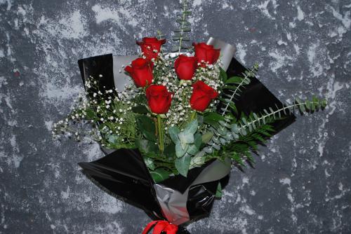 Imagen principal Ramo de 6 rosas rojas
