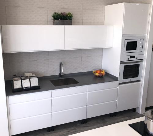 Imagen principal COCINA LACADA BLANCA