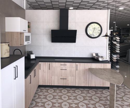 Imagen principal COCINA LAMINADA ROBLE / BLANCA