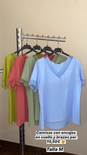 Imagen principal CAMISETA CON ENCAJE