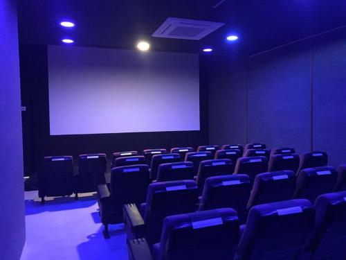 Imagen principal alquiler sala cine (particulares)